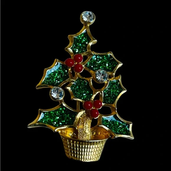 Vintage Signed AVON Goldtone Holly Berry Christmas Tree Pin Brooch - Picture 2 of 5